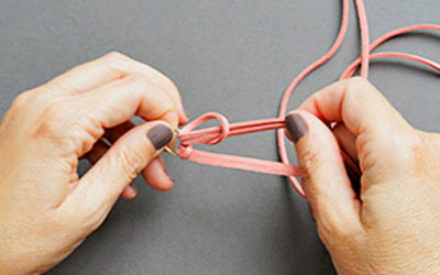 Ai mê đồ handmade thì thử ngay cách đan vòng tay cực cá tính này