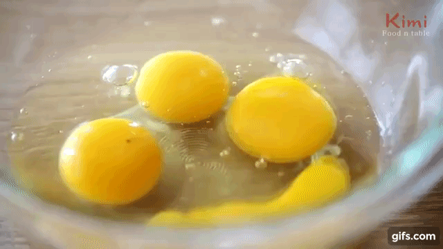 Ít ai nghĩ trứng còn có thể nấu theo cách cực đơn giản mà lại phồng to và đẹp mắt thế này